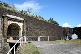 entrée fort napoleon terre de haut Guadeloupe