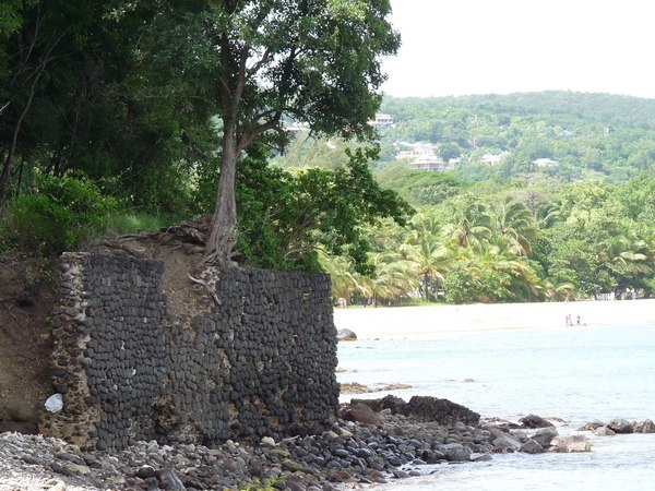 Mur de soutènement, Littoral Deshaies